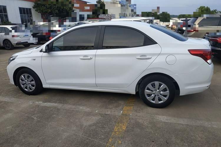 Used Hyundai Verna (older generation) 2020 1.4L Manual GL Refreshed Edition Exterior 2
