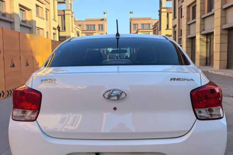 Used Hyundai Verna (older generation) 2020 1.4L Manual GL Refreshed Edition Exterior 3
