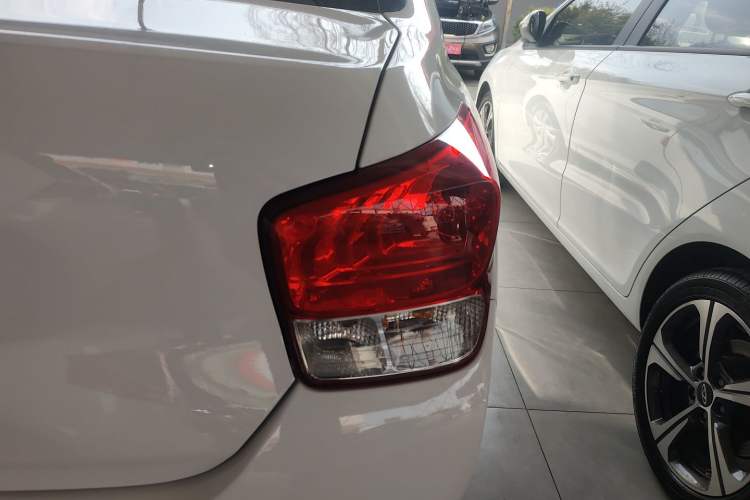 Used Hyundai Verna (older generation) 2020 1.4L Manual GL Refreshed Edition Exterior 3