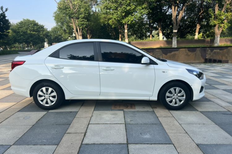 Used Hyundai Verna (older generation) 2020 1.4L Manual GL Refreshed Edition Exterior 3