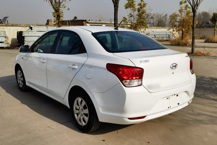 Used Hyundai Verna (older generation) 2020 1.4L Manual GL Refreshed Edition Exterior 3