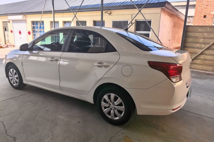 Used Hyundai Verna (older generation) 2020 1.4L Manual GL Refreshed Edition Exterior 4