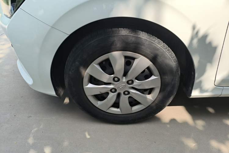 Used Hyundai Verna (older generation) 2020 1.4L Manual GL Refreshed Edition Exterior 4