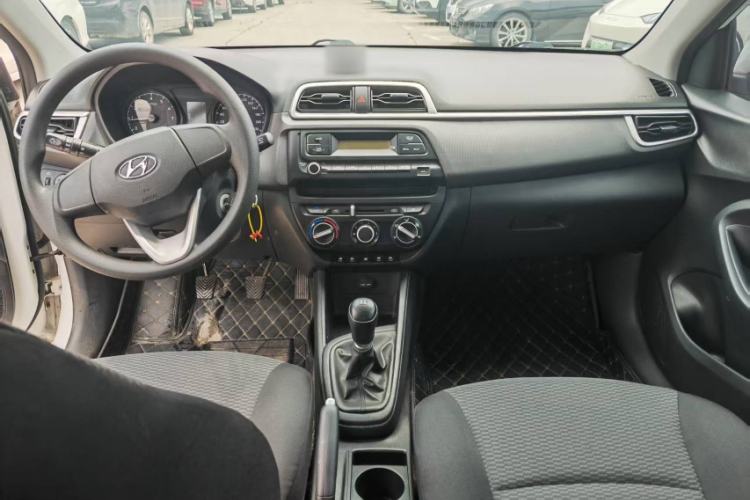 Used Hyundai Verna (older generation) 2020 1.4L Manual GL Refreshed Edition Exterior 4