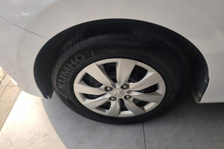 Used Hyundai Verna (older generation) 2020 1.4L Manual GL Refreshed Edition Exterior 4