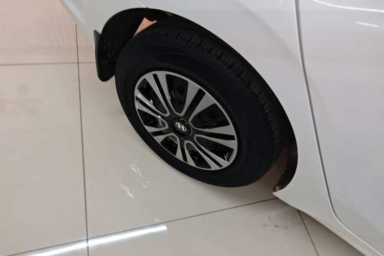 Used Hyundai Verna (older generation) 2020 1.4L Manual GL Refreshed Edition Exterior 5