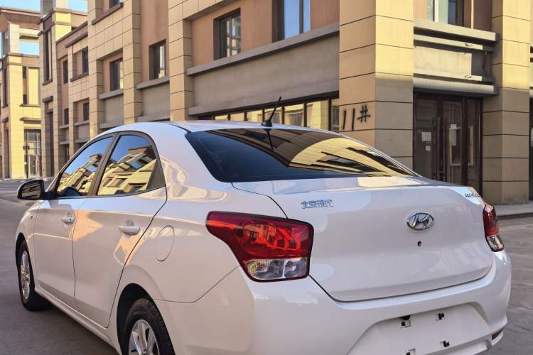 Used Hyundai Verna (older generation) 2020 1.4L Manual GL Refreshed Edition Exterior 5