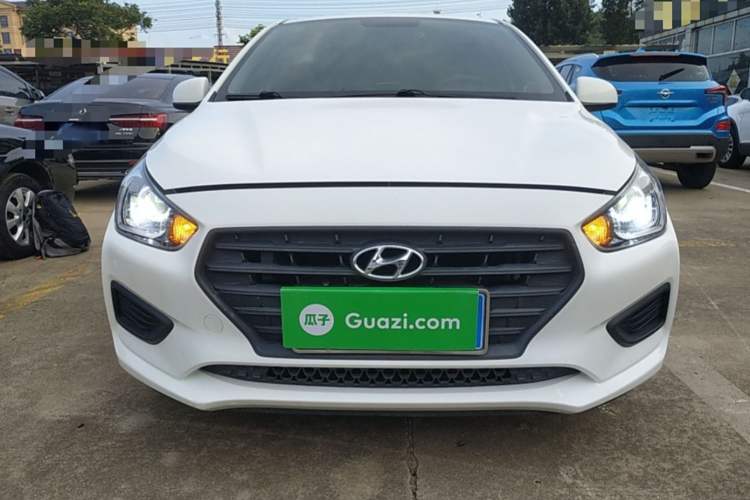 Used Hyundai Verna (older generation) 2020 1.4L Manual GL Refreshed Edition Exterior 5