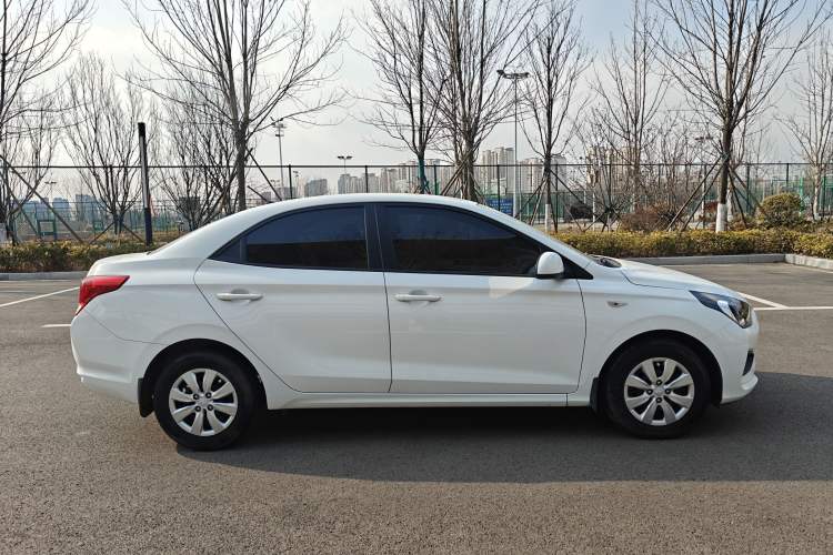 Used Hyundai Verna (older generation) 2020 1.4L Manual GL Refreshed Edition Exterior 6