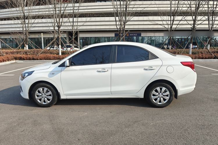 Used Hyundai Verna (older generation) 2020 1.4L Manual GL Refreshed Edition Exterior 7