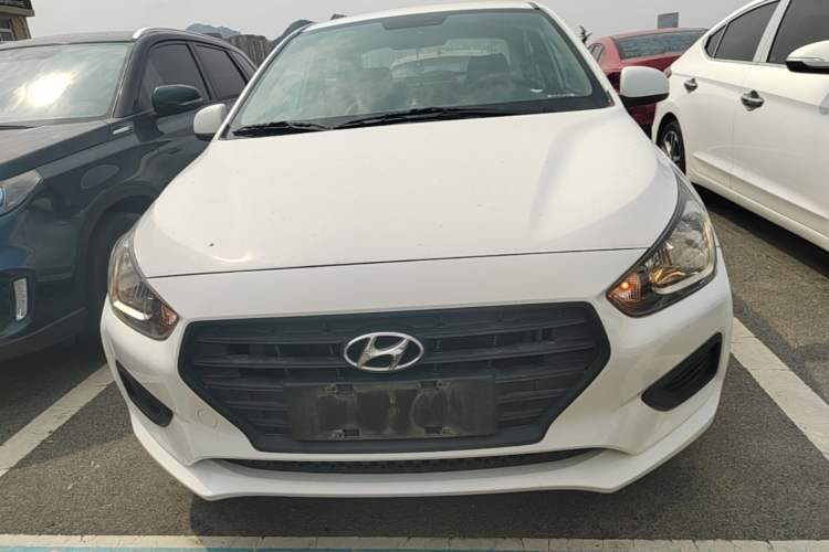 Used Hyundai Verna (older generation) 2020 1.4L Manual GL Refreshed Edition Front