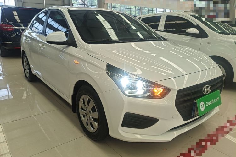 Used Hyundai Verna (older generation) 2020 1.4L Manual GL Refreshed Edition Front Right 45 Deg