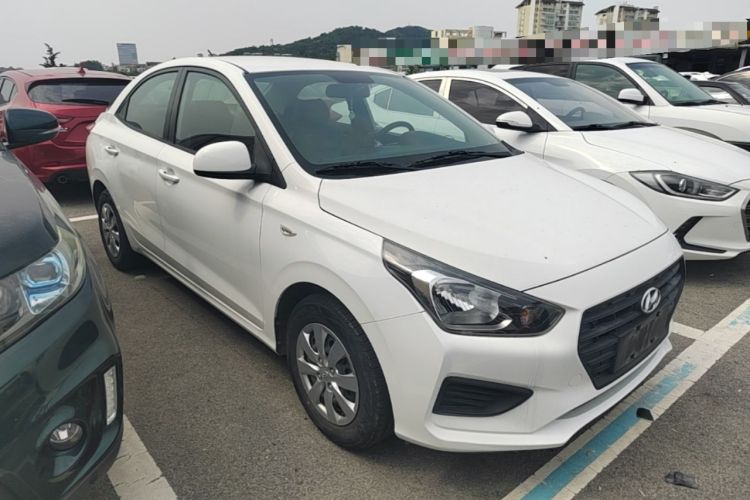 Used Hyundai Verna (older generation) 2020 1.4L Manual GL Refreshed Edition Front Right 45 Deg