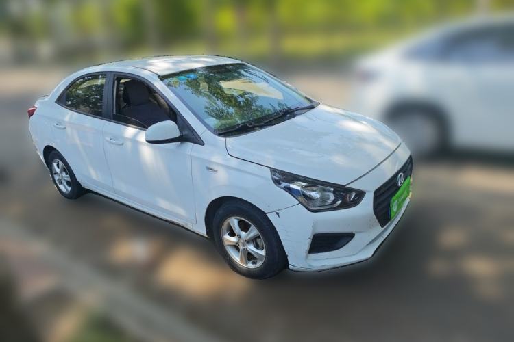 Used Hyundai Verna (older generation) 2020 1.4L Manual GLS Vibrant Edition Front Right 45 Deg