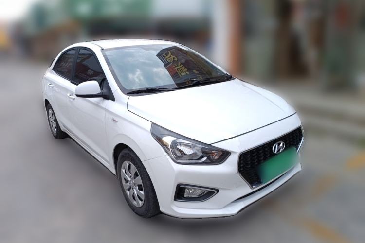 Used Hyundai Verna (older generation) 2020 1.4L Manual GL Refreshed Edition Front Right 45 Deg