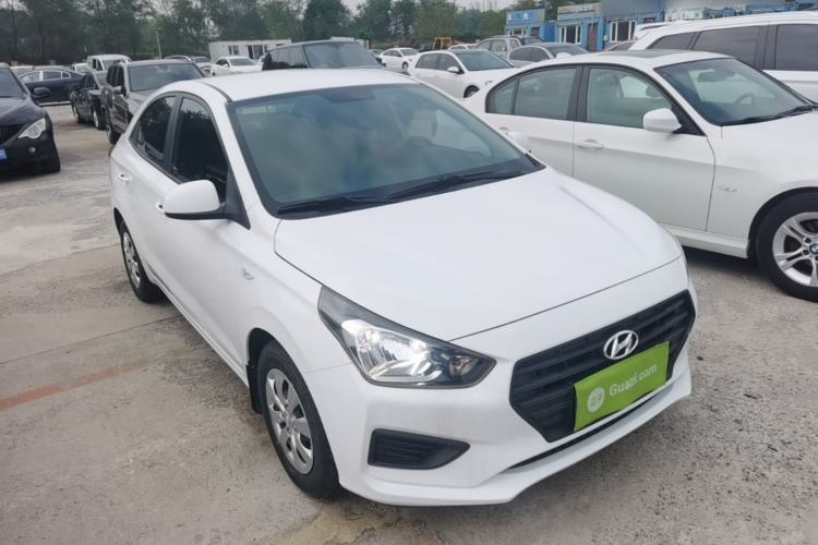 Used Hyundai Verna (older generation) 2020 1.4L Manual GL Refreshed Edition Front Right 45 Deg
