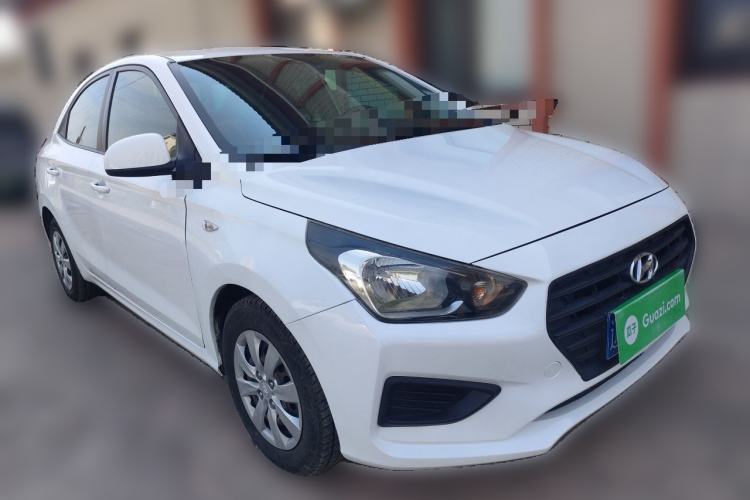 Used Hyundai Verna (older generation) 2020 1.4L Manual GL Refreshed Edition Front Right 45 Deg