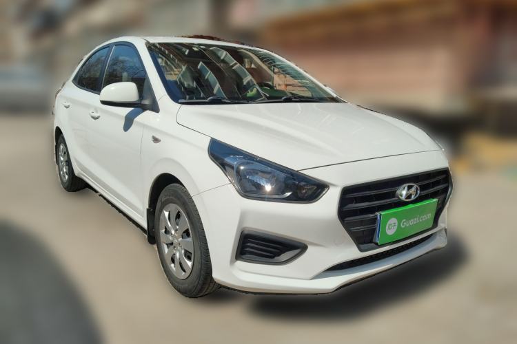 Used Hyundai Verna (older generation) 2020 1.4L Manual GL Refreshed Edition Front Right 45 Deg