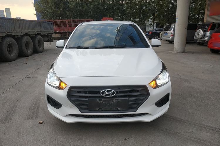 Used Hyundai Verna (older generation) 2020 1.4L Manual GL Refreshed Edition Front