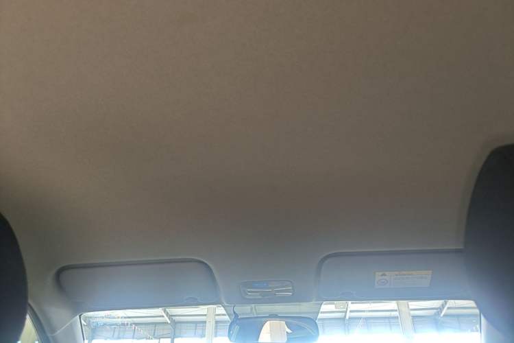 Used Hyundai Verna (older generation) 2020 1.4L Manual GL Refreshed Edition Headliner