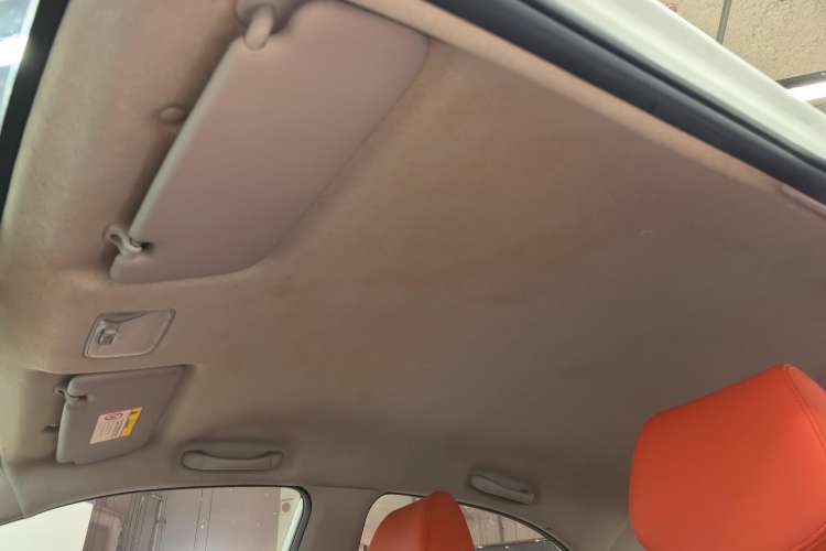 Used Hyundai Verna (older generation) 2020 1.4L Manual GL Refreshed Edition Headliner