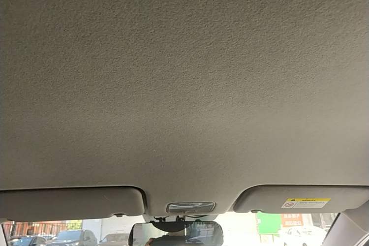 Used Hyundai Verna (older generation) 2020 1.4L Manual GL Refreshed Edition Headliner