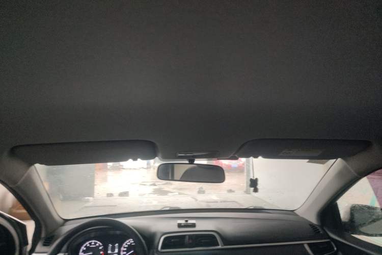 Used Hyundai Verna (older generation) 2020 1.4L Manual GL Refreshed Edition Headliner