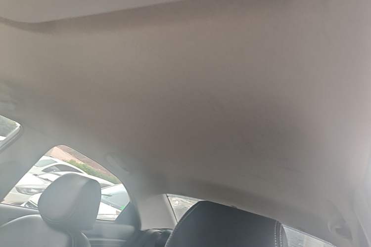 Used Hyundai Verna (older generation) 2020 1.4L Manual GL Refreshed Edition Headliner