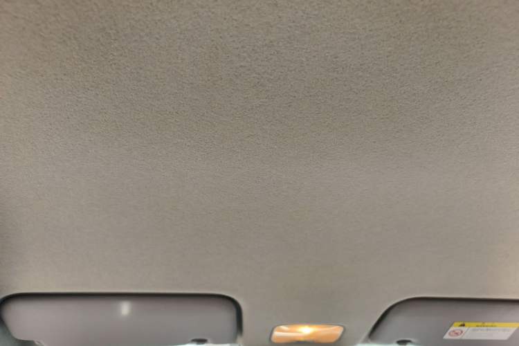 Used Hyundai Verna (older generation) 2020 1.4L Manual GL Refreshed Edition Headliner