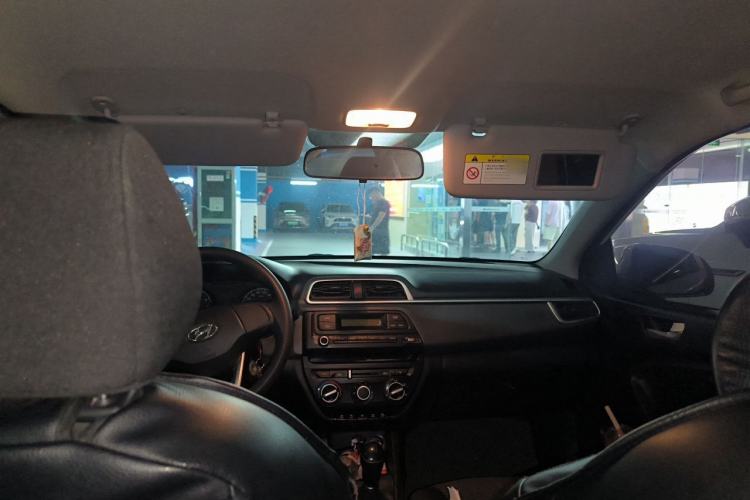 Used Hyundai Verna (older generation) 2020 1.4L Manual GL Refreshed Edition Headliner
