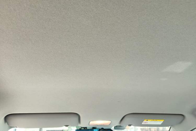 Used Hyundai Verna (older generation) 2020 1.4L Manual GL Refreshed Edition Headliner