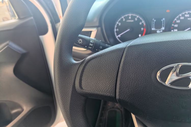 Used Hyundai Verna (older generation) 2020 1.4L Manual GL Refreshed Edition Interior 1