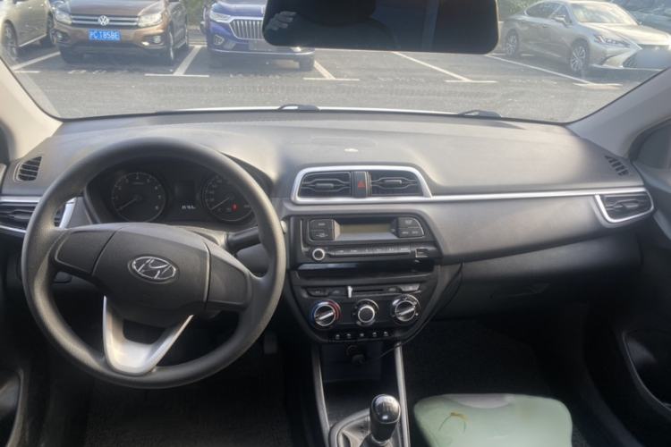 Used Hyundai Verna (older generation) 2020 1.4L Manual GL Refreshed Edition Interior 1