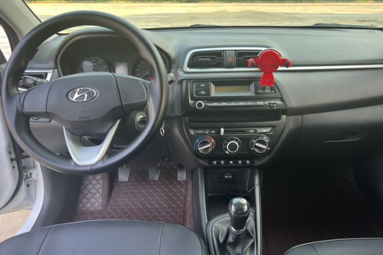 Used Hyundai Verna (older generation) 2020 1.4L Manual GL Refreshed Edition Interior 1
