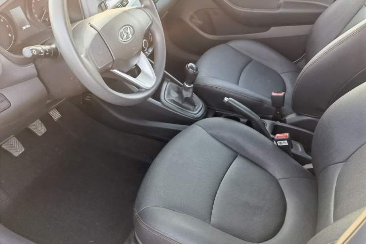 Used Hyundai Verna (older generation) 2020 1.4L Manual GL Refreshed Edition Interior 1