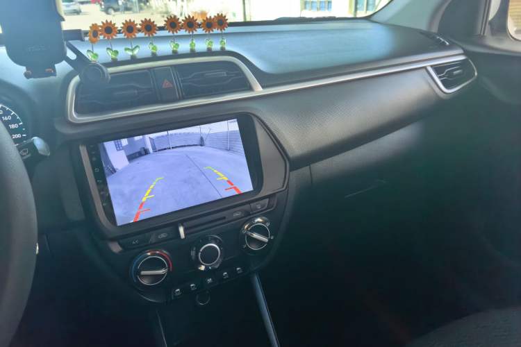 Used Hyundai Verna (older generation) 2020 1.4L Manual GL Refreshed Edition Interior 2