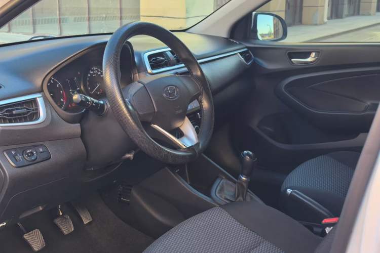 Used Hyundai Verna (older generation) 2020 1.4L Manual GL Refreshed Edition Interior 2