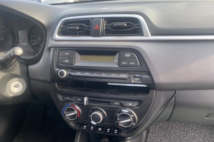 Used Hyundai Verna (older generation) 2020 1.4L Manual GL Refreshed Edition Interior 2