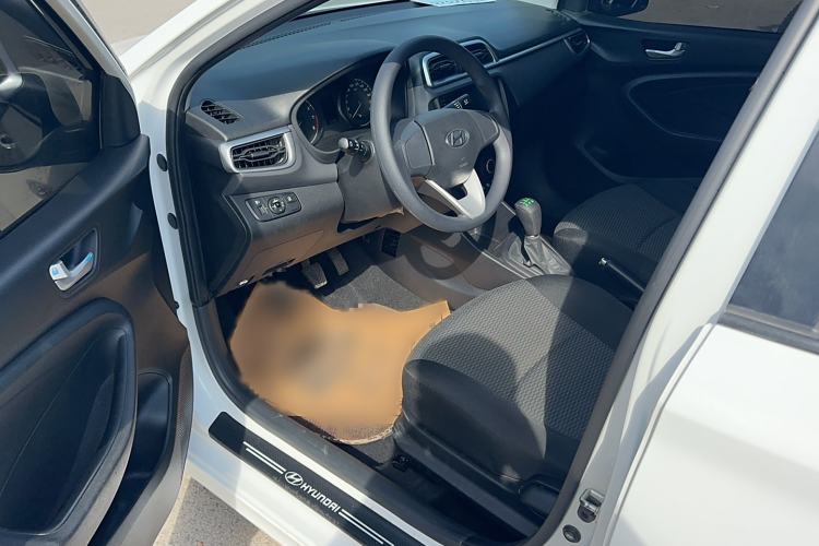 Used Hyundai Verna (older generation) 2020 1.4L Manual GL Refreshed Edition Interior 2