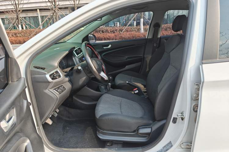 Used Hyundai Verna (older generation) 2020 1.4L Manual GL Refreshed Edition Interior 2