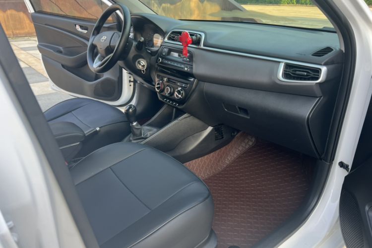 Used Hyundai Verna (older generation) 2020 1.4L Manual GL Refreshed Edition Interior 2