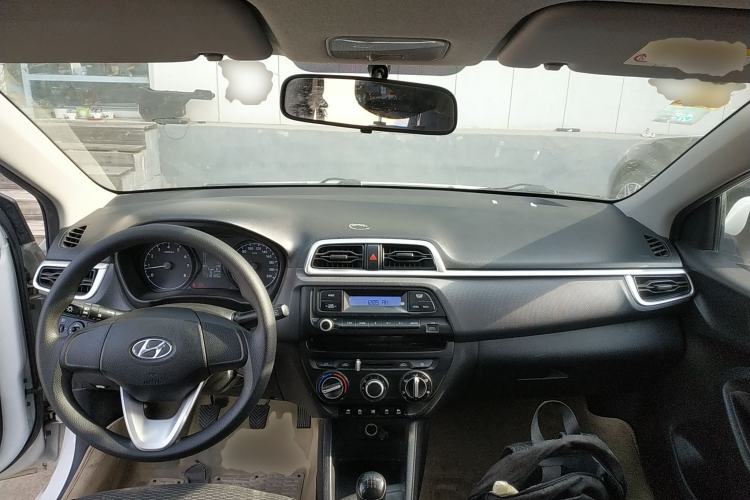 Used Hyundai Verna (older generation) 2020 1.4L Manual GL Refreshed Edition Interior 2
