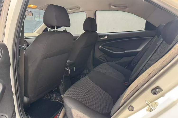 Used Hyundai Verna (older generation) 2020 1.4L Manual GL Refreshed Edition Interior 3