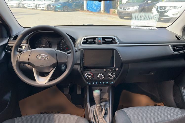 Used Hyundai Verna (older generation) 2020 1.4L Manual GL Refreshed Edition Interior 3