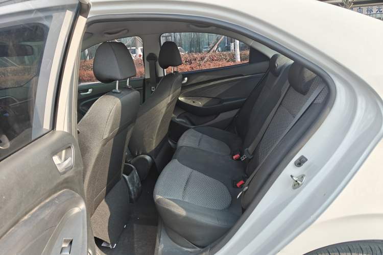 Used Hyundai Verna (older generation) 2020 1.4L Manual GL Refreshed Edition Interior 3