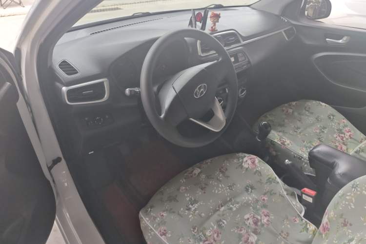 Used Hyundai Verna (older generation) 2020 1.4L Manual GL Refreshed Edition Interior 3