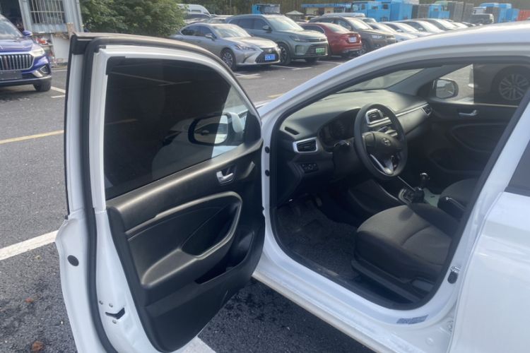 Used Hyundai Verna (older generation) 2020 1.4L Manual GL Refreshed Edition Interior 4