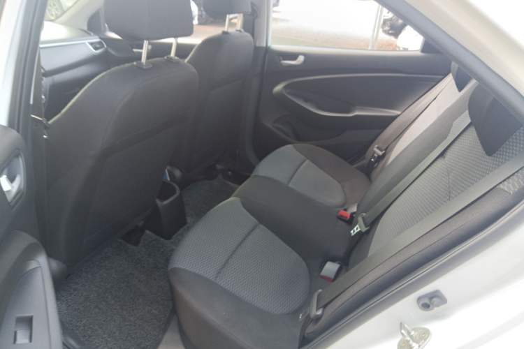 Used Hyundai Verna (older generation) 2020 1.4L Manual GL Refreshed Edition Interior 4