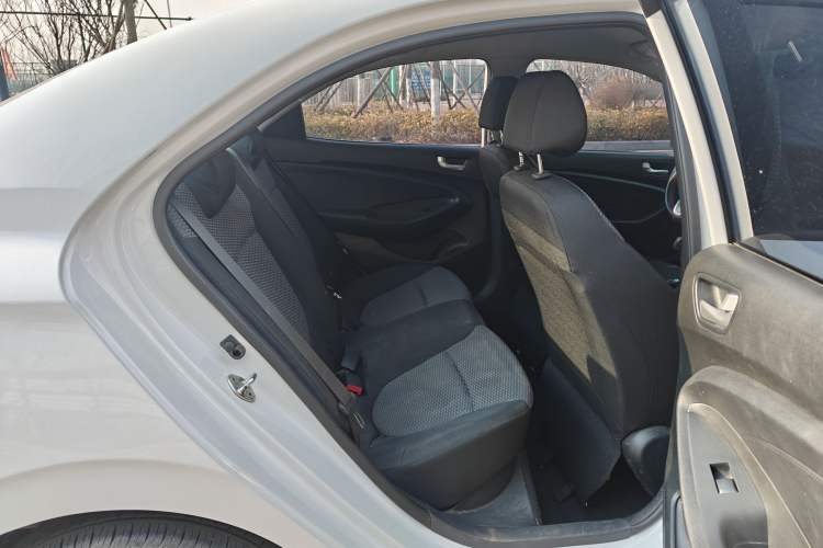 Used Hyundai Verna (older generation) 2020 1.4L Manual GL Refreshed Edition Interior 4