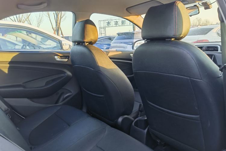 Used Hyundai Verna (older generation) 2020 1.4L Manual GL Refreshed Edition Interior 4